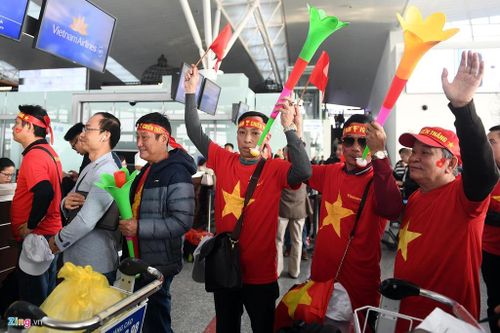 Nhóm anh Nguyên và bạn bè là thành viên hội CĐV Hải Phòng đam mê bóng đá, thường xuyên theo dõi và cổ vũ bóng đá Việt Nam trong mỗi trận đấu. Các anh nhận định trận chung kết sẽ khó khăn do U22 Indonesia cũng rất mạnh. "Mặc dù vậy U22 Việt Nam sẽ giành HCV", anh Nguyên nói.