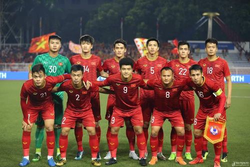 Dù đam mê bóng đá nhưng danh ca Chế Linh nói, ông không biết tên các cầu thủ trong tuyển U22 Việt Nam đang thi đấu tại SEA Games 30