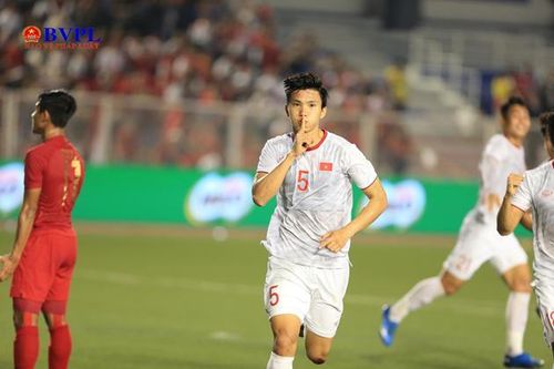 Đoàn Văn Hậu mở tỷ số của trận đấu và đóng góp 2/3 bàn thắng vào lưới U22 Indonesia. Ảnh Xuân Nha