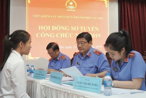 Quang cảnh một buổi sơ tuyển công chức tại VKSND TP Cần Thơ