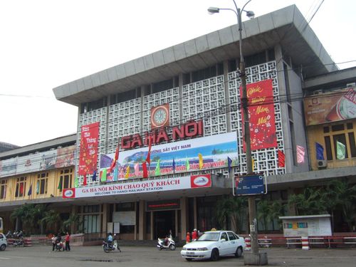 Ga Hà Nội đã xuống cấp nhiều năm nay nhưng không có kinh phí bảo trì, sửa chữa. Ảnh minh họa. 