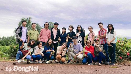 Các tác giả trẻ tham gia trại sáng tác do Hội Văn học nghệ thuật Đồng Nai tổ chức. Ảnh: Hiếu Anh
