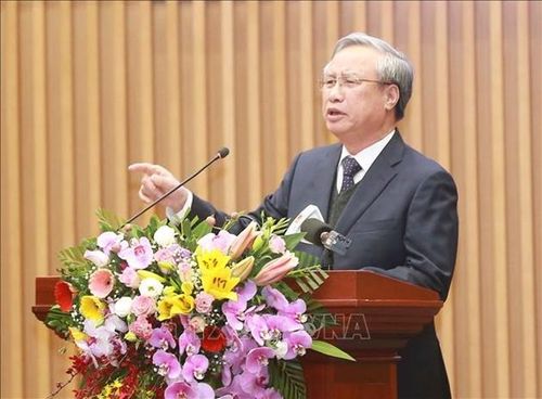 Đồng chí Trần Quốc Vượng, Ủy viên Bộ Chính trị, Thường trực Ban Bí thư phát biểu chỉ đạo Hội nghị. Ảnh TTXVN