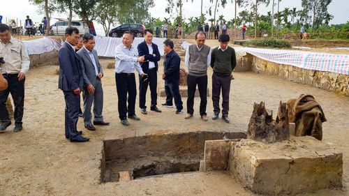 Chỉ trong thời gian ngắn, khu vực này thu hút nhiều đoàn tham quan, các chuyên gia khảo cổ trong và ngoài nước đến nghiên cứu.