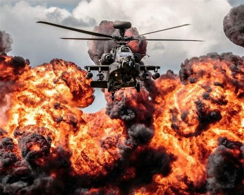  Trực thăng AH-64 có tính cơ động cao, là phương tiện tác chiến cực kỳ đáng sợ khi có thể phá hủy các mục tiêu gồm thiết giáp, nhân sự và vật chất trong điều kiện chiến trường bị che khuất ở khoảng cách lên tới 8 km. 