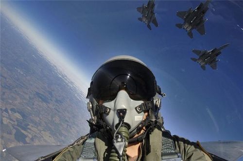  Nhưng tiêm kích F-15 vẫn có thể đối phó với con át chủ bài của máy bay Nga. Lý do là vì chiếc máy bay chiến đấu hiện đại vẫn có thể bị phát hiện trong vùng quang phổ hồng ngoại sóng dài. 