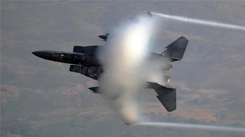  Tuy nhiên theo chuyên gia của tờ National Interest, chỉ mình F-15E chứ không cần phải dùng đến F-35 hay bất kỳ máy bay thế hệ mới nào khác của Mỹ hiện nay cũng đủ đối phó với Su-57. 