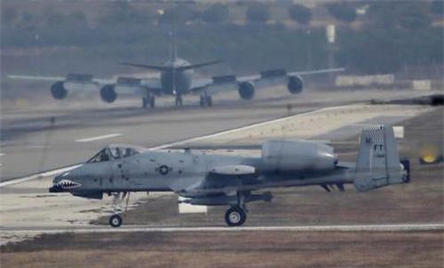Một chiếc cường kích A-10 của Mỹ tại căn cứ không quân Incirlik