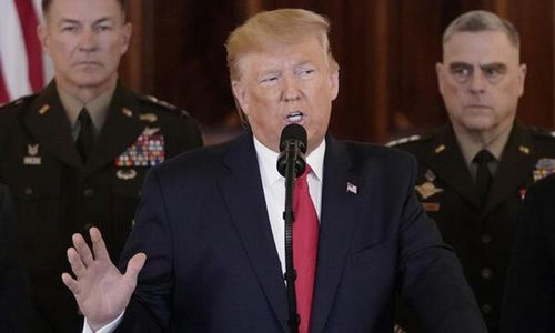  Sáng hôm sau đúng như lời hứa, Tổng thống Trump ra tuyên bố xác nhận các binh sĩ Mỹ đều an toàn, hai căn cứ tại Iraq không chịu nhiều thiệt hại sau đòn tập kích của Iran. 