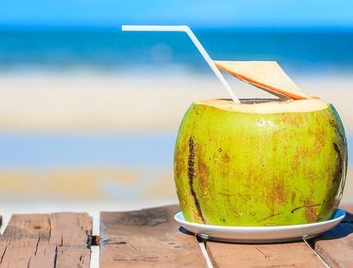 Theo các chuyên gia, uống nước dừa hằng ngày còn có hiệu quả trong việc giúp cơ thể điều hòa được huyết áp và ngăn ngừa nguy cơ đột quỵ