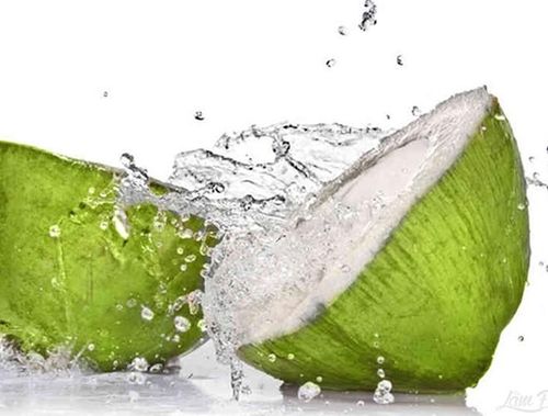 Theo nhiều nghiên cứu dinh dưỡng, uống nước dừa thường xuyên có thể khiến cơ thể tránh được các vấn đề về tiết niệu. Do vậy, những người bị bệnh tiểu rắt hoặc các vấn đề về bệnh tiết niệu khác nên uống nước dừa để đẩy lùi căn bệnh này