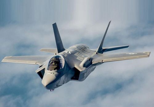  Với giá về dưới 78 triệu, tiêm kích tàng hình F-35 của Mỹ thấp hơn cả Su-35 chứ chưa nói tới Su-57 và J-20 vốn có giá cao ngất ngưởng khoảng 200 triệu USD/chiếc. 
