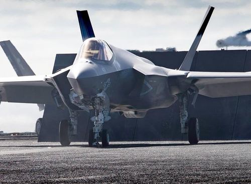  Bên cạnh việc trang bị cho F-35 vũ khí và cảm biến hiện đại, Lầu Năm Góc còn áp dụng hệ thống dẫn đường và cảnh báo tầm xa cho siêu tiêm kích trong các hoạt động chiến đấu. 