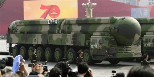 Tên lửa DF-41 của Trung Quốc trong cuộc duyệt binh ngày 1/10/2019 