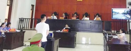 Quang cảnh một phiên tòa hình sự "số hóa hồ sơ vụ án" tại tỉnh Quảng Ninh.