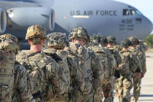  Thậm chí mới đây tại Iraq còn xuất hiện một đề xuất phi lý hơn, đó là chính quyền Baghdad nên giao lại các căn cứ quân sự Mỹ cho Nga, để nhờ người Nga "trục xuất" giúp binh lính Mỹ 
