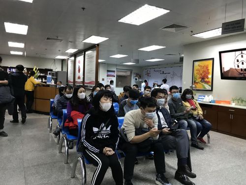 Người dân đến hiến máu, hiến tiểu cầu tại Viện Huyết học- Truyền máu Trung ương, chiều 5/2.