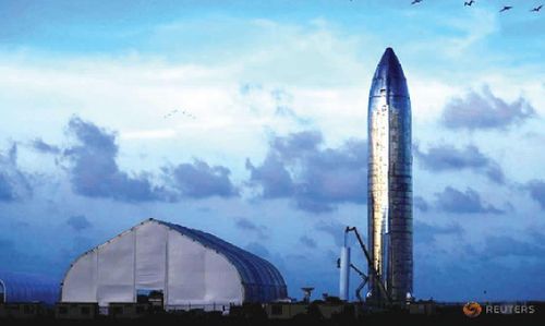 Nguyên mẫu tàu vũ trụ Starship. Ảnh: Reuters