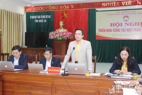 Chiều 10/2, Ban Thường trực Ủy ban MTTQ tỉnh tổ chức hội nghị triển khai công tác Mặt trận năm 2020. Đồng chí Lê Văn Ngọc – Phó Chủ tịch Ủy ban MTTQ tỉnh chủ trì hội nghị. Ảnh: Mai Hoa