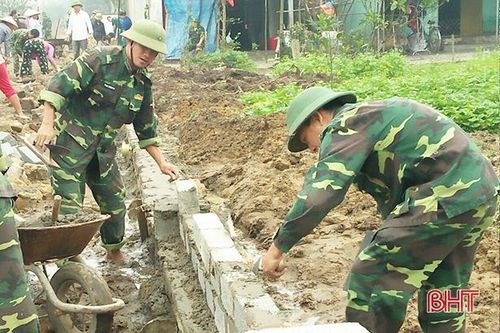 Nhiều hạng mục được xây dựng như hàng rào thoáng...