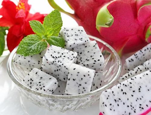  Theo các chuyên gia, những bệnh nhân mắc bệnh tiểu đường, đặc biệt là tiểu đường loại 2, nên thường xuyên thêm thanh long vào khẩu phần ăn của mình 