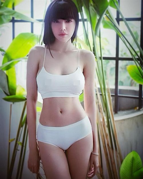 Nữ người mẫu đã có một màn đáp trả rất thẳng thắng.