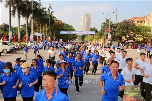 Cán bộ, chiến sỹ và người dân tỉnh Hà Nam hưởng ứng Ngày chạy Olympic vì sức khỏe toàn dân tỉnh Hà Nam năm 2019. Ảnh: Đại Nghĩa/TTXVN