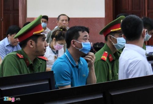Bị án Nguyễn Minh Hùng không kháng cáo nhưng vẫn được trích xuất đến tòa. Ảnh: Lý Tuấn.