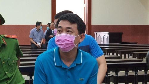 Nguyễn Minh Hùng (nguyên Chủ tịch Hội đồng quản trị kiêm Tổng Giám đốc Công ty Cổ phần VN Pharma)