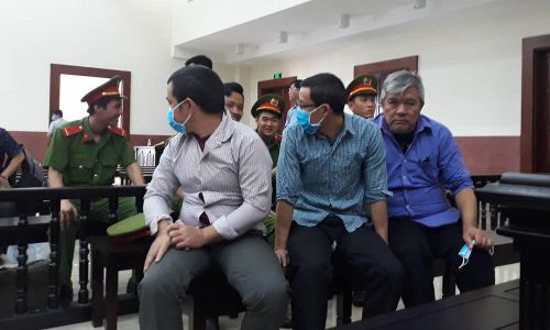 Các bị cáo tại tòa hôm 10/2