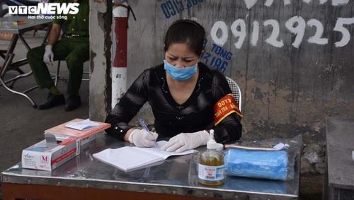 Ngoài ra, việc khai báo y tế tất cả trường hợp ra vào địa phương cũng được thực hiện nghiêm túc.
