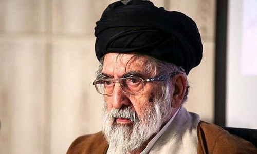  Giáo sĩ Hadi Khosroshahi ở thành phố Qom, cựu Đại sứ Iran tại Vatican sau cuộc Cách mạng Hồi giáo năm 1979, đã tử vong vì virus này 