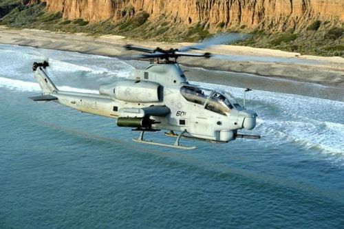 Bên cạnh đó tính năng bay cũng đã cải thiện đáng kể thông qua việc sử dụng rotor chính lắp cánh quạt 4 lá (các phiên bản trước dùng loại 2 lá).