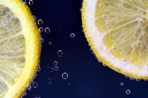  Vitamin C giúp bạch cầu hoạt động tốt hơn, tăng cường khả năng “săn lùng” virus. 