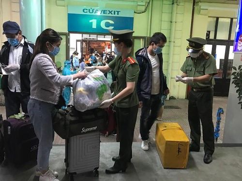Trong suốt 10 ngày qua, các chôt đã duy trì 24/24 tại ga Hà Nội để đảm bảo an ninh trật tự, phòng chống dịch Covid 19
