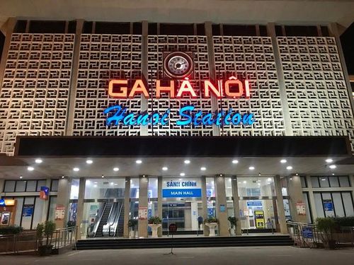 Ga Hà Nội duy trì hoạt động phục vụ người dân có nhu cầu đi lại thực sự cần thiết