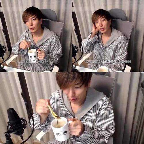 ELFs: "Anh ơi, mình đổi thử cà phê Việt Nam làm xem", Lee Teuk: "Ủa mấy em, sao giờ mới noiiiíi"