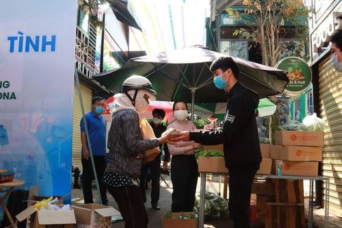 Chung tay cùng người nghèo vượt qua giai đoạn khó khăn