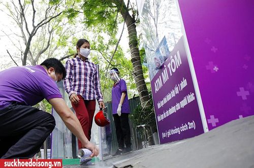 Việc khử khuẩn, giữ khoảng cách an toàn luôn là mục tiêu hàng đầu để đảm bảo an toàn và thực hiện đúng chủ trương và chỉ thị phòng chống dịch bệnh.
