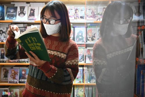 Ngô Thị Thủy (24 tuổi) chia sẻ: "ATM sách đặc biệt này giúp lan tỏa văn hóa đọc cho nhiều người, đặc biệt với những bạn trẻ là học sinh, sinh viên chưa có điều kiện kinh tế. Em cảm thấy rất vui khi là một trong những người đầu tiên được nhận sách ở đây".