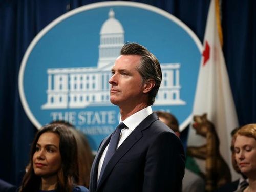 Với chức vụ thống đốc này, Gavin Newsom nhận mức lương khoảng hơn 201.000 USD mỗi năm. Ảnh: Getty.
