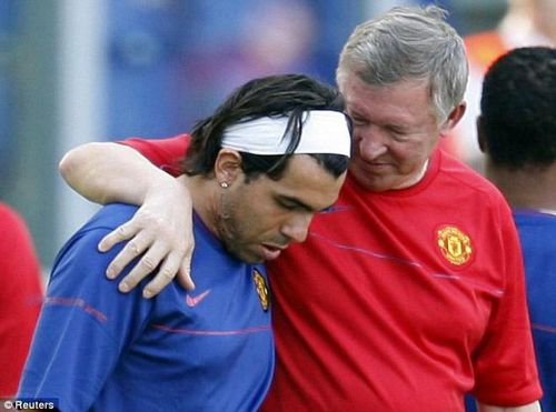  Nhưng sau này, mối quan hệ giữa Tevez và Sir Alex xuất hiện nhiều rạn nứt. 