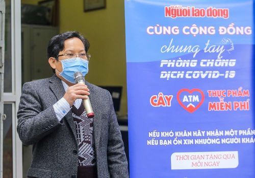Ông Tô Đình Tuân, Tổng Biên tập Báo Người Lao Động phát biểu trước buổi lễ khai trương. Ảnh: NGÔ NHUNG