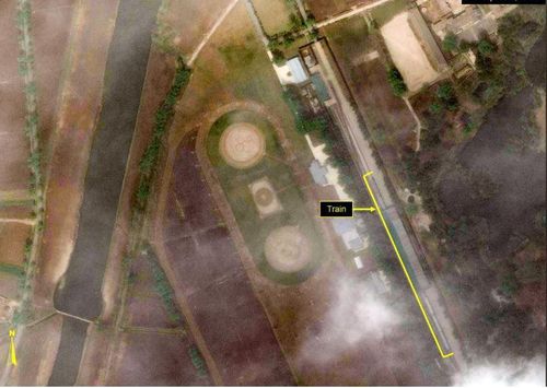 Hình ảnh chụp từ vệ tinh được cho là đoàn tàu của ông Kim ở Wonsan (38 North) ảnh: Reuters