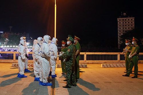 Công an tỉnh Lào Cai bàn giao đối tượng.