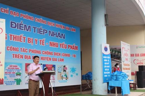 Phó Chủ tịch UBND huyện Gia Lâm Lý Duy Thanh phát biểu tại buổi lễ.