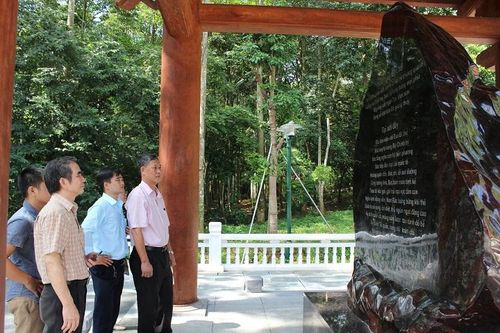 Khu di tích K9 (Ba Vì, Hà Nội) - nơi Chủ tịch Hồ Chí Minh và T.Ư làm việc trong giai đoạn chiến tranh.