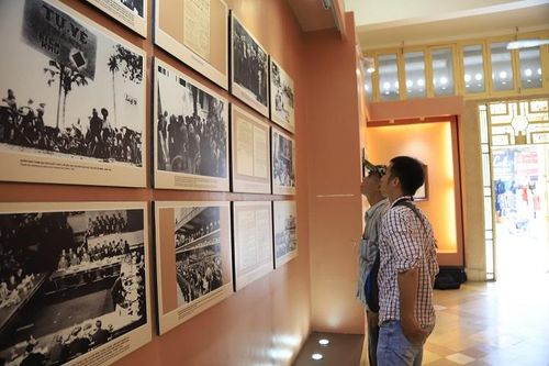 Nhà 48 Hàng Ngang (quận Hoàn Kiếm), nơi Bác Hồ viết Bản Tuyên ngôn độc lập. Chủ tịch Hồ Chí Minh đã ở và làm việc tại ngôi nhà này từ ngày 25/8 đến đầu tháng 9/1945.
