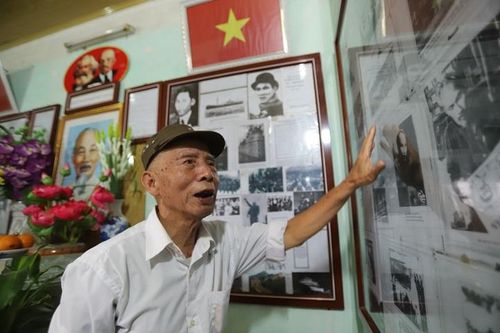 Với tình cảm đặc biệt và kính yêu vô hạn với Chủ tịch Hồ Chí Minh, ông Trần Văn Cao (83 tuổi) ở xã Đại Yên, huyện Chương Mỹ, Hà Nội đã dành nhiều thời gian, công sức và tâm huyết để xây dựng một phòng lưu niệm đặc biệt về Bác Hồ trong chính căn nhà của mình.