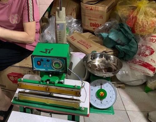 Tang vật cảnh sát thu giữ được trong vụ việc. (Ảnh: Công an thành phố Hà Nội)